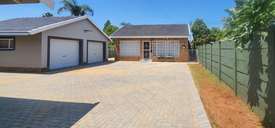 3 Bedroom Property for Sale in Flamwood North West